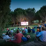 مكان تخييم Huttopia