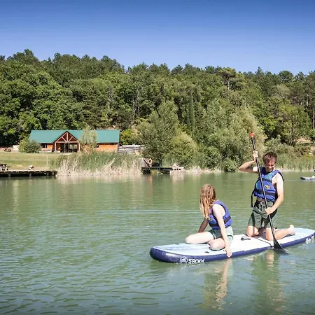 Holiday park Village Huttopia 3*