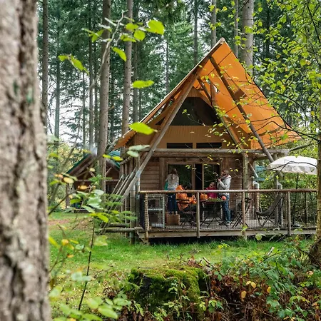 مكان تخييم Huttopia 3*